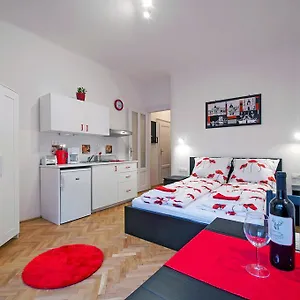  Apartment Parking, Ac, Wifi Flat Next To Andrassy Ave Hungary